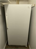 Upright Frigidaire Freezer 17cu ft. 33"x65"x27"