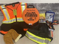 2XL Safety vest/M pants, mitts/heat a seat