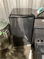 Midea mini fridge
