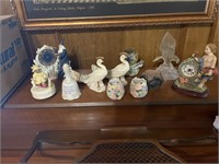 Collection of knickknacks