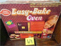 Vintage Betty Crocker Easy-Bake Oven