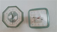 2 Pc Plastic Duck Design Wall Clocks