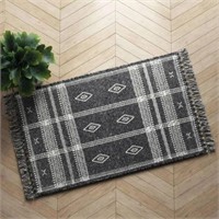 New 2'3"x3'9" Southwest Plaid Accent Rug Gray