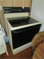 GE ELECTRIC GLASS TOP KITCHEN RANGE W/ OVEN