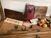 LOT OF MISC DECOR / SIGNS / ETC