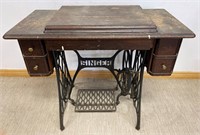 SWEET ANTIQUE SINGER SEWING MACHINE & TABLE