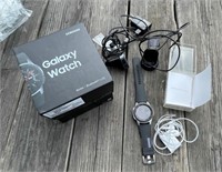 Samsung Galaxy Watch, iPod Shuffle