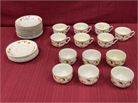 14  Hallsware Superior kitchenware saucers,7 tea