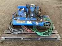 Emglo Portable Electric Air Compressor w Air Hoses