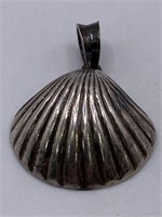 STERLING SILVER SHELL PENDANT