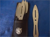 Throwing knives