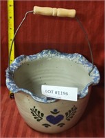 DECORATIVE STONEWARE BOWL W/WIRE HANDLE