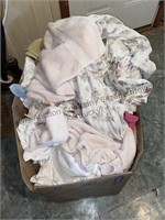 Mixed lot small assortment of towels and bed