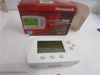 Honeywell Pro 6000 Thermostat - Appears New