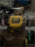 DeWalt DW 756 6 inch bench grinder