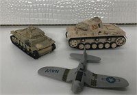 Lot With Vintage Toy Tanks & Airplane