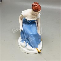 Royal Dux figurine #126 Lady w/ Doves