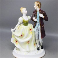 Royal Doulton figurine-HN2735  Young Love