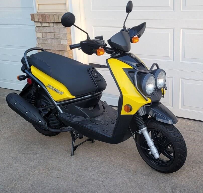 YAMAHA ZUMA 125 SCOOTER LESS THAN 300 MILES!