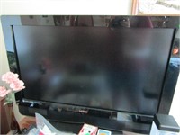 VIZIO TV - LOOKS TO BE 27IN