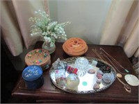 GROUP - FLOWERS, NECKLACES, TRINKET BOXES,
