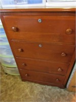 5 DRAWER DRESSER - CONTENTS IN SEPERATE LOT,