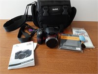 MINOLTA MN35Z Super Zoom Camera, case & supplies