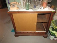 TV CABINET - CONTENTS IN SEPERATE LOT - LOCATED IN