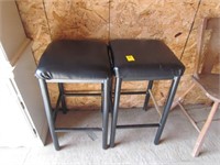 2 Bar stools