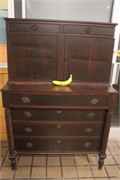 Antique Chest of Many Drawers, Spindle Columns