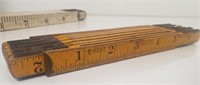 2 Batons de mesure en bois