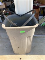 Thick plastic trash container w/handles