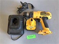 Dewalt drill w/charger and battery