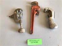 Pipe wrench, 2 pipe cutters