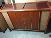 Magnavox Stereophonic High Fidelity.