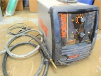 HOBART HANDLER 140 WELDER