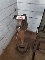 HEAVY DUTY SHOP VISE W/ STAND