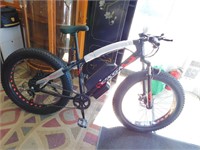 Bicyclette étectrique Fat Bike 26''/chargeur NEUVE