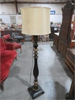 BEAUTIFUL ORNATE BLACK & GOLD FLOOR LAMP W/ SHADE