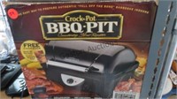 CROCKPOT BBQ PIT ROASTER, NEW