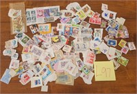 Q - LOT OF COLLECTIBLE STAMPS (L97)