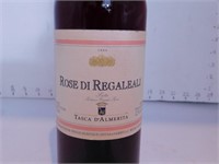Bouteille de vin ros. Rose Di Regaleau 1999 750ml