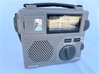 Grundig FR-200 Recycle Power Radio