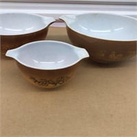 Pyrex Nesting Bowls