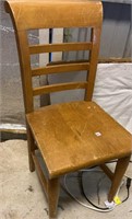 CHILDS WOOD CHAIR