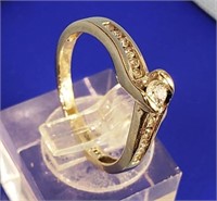 10 k White Gold Diamond Cluster Ring 2.2g size 6