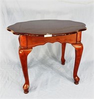 Mahog Queen Anne Side Table 21' x 28'