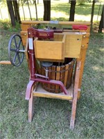 Wooden apple press
