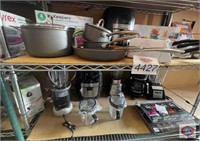 mix lot of assorted cookware, snapware, blenders,