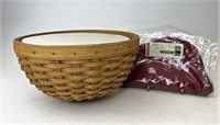 Longaberger 9 inch bowl with lidded protector and